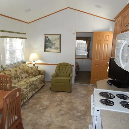 Road Runner Travel Resort-2