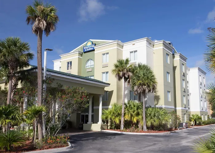 Family Hotel: Days Inn & Suites By Wyndham Fort Pierce I-95